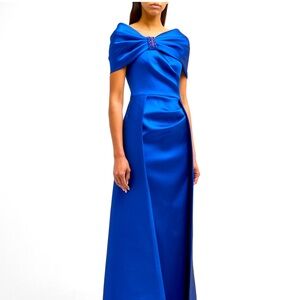 Rickie Freeman for Teri Jon Gown